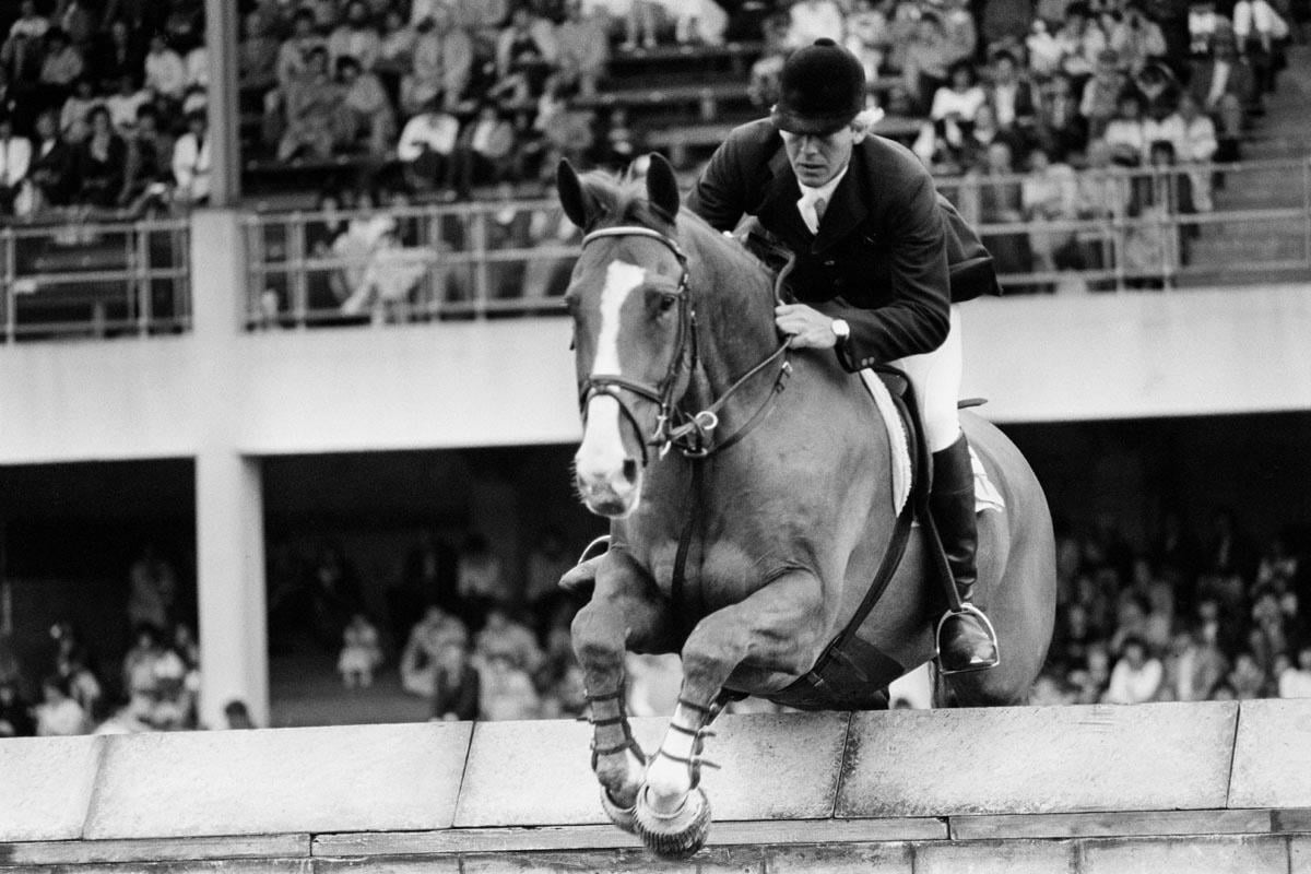 RDS Dublin Horse Show 1984, The Irish Whiskey Classic, Eddie Macken on Carroll`s Royal Lion for Ireland